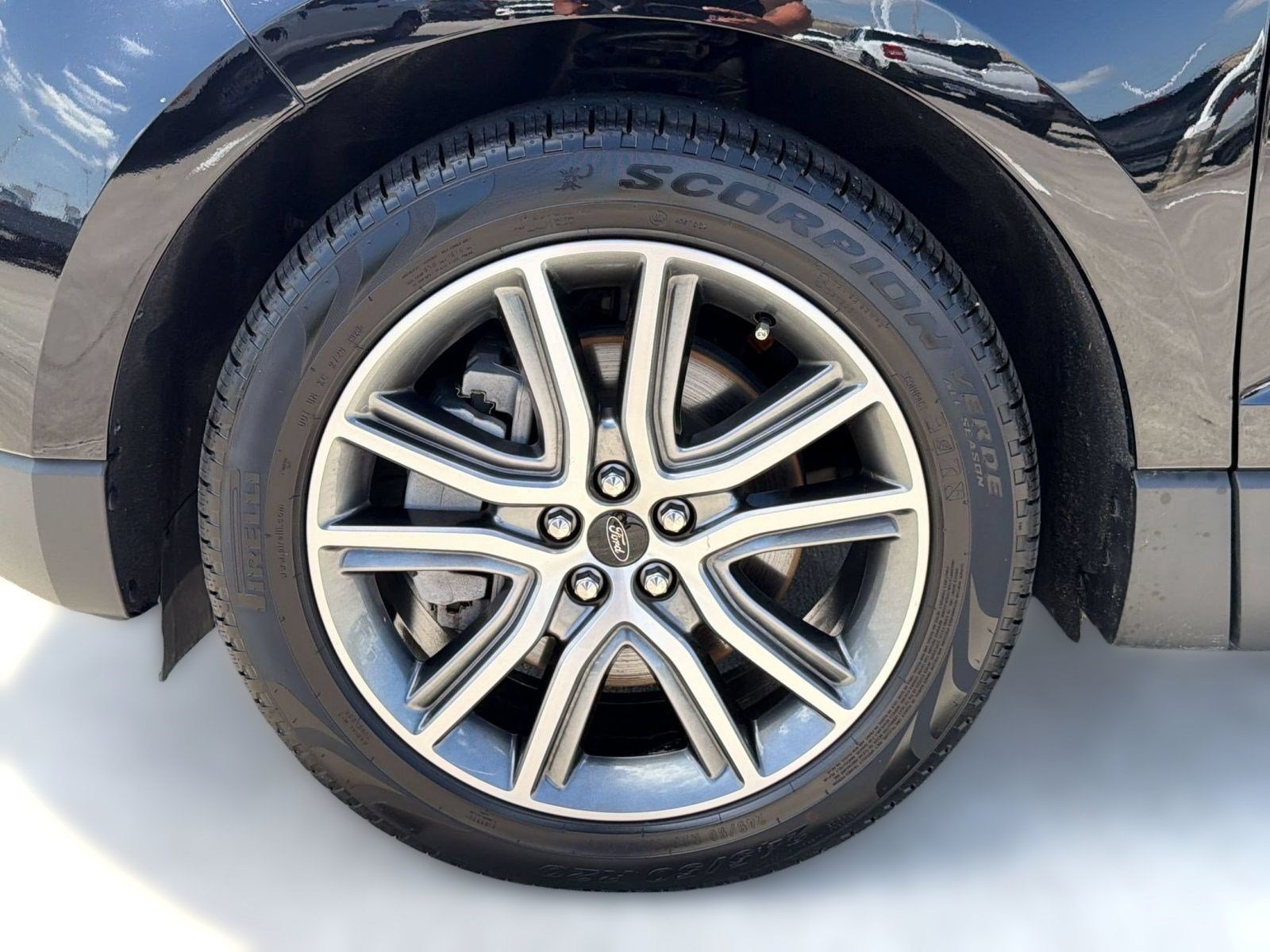Certified 2024 Ford Edge Titanium AWD/4WD image 31