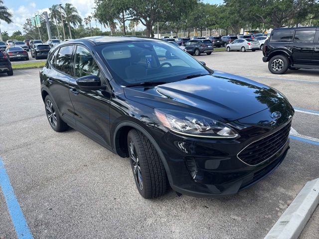 Certified 2021 Ford Escape SE w/ SE Sport Appearance Package FWD image 3
