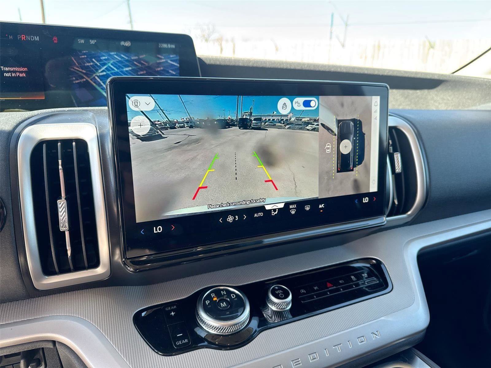 Certified 2025 Ford Expedition Active image 24