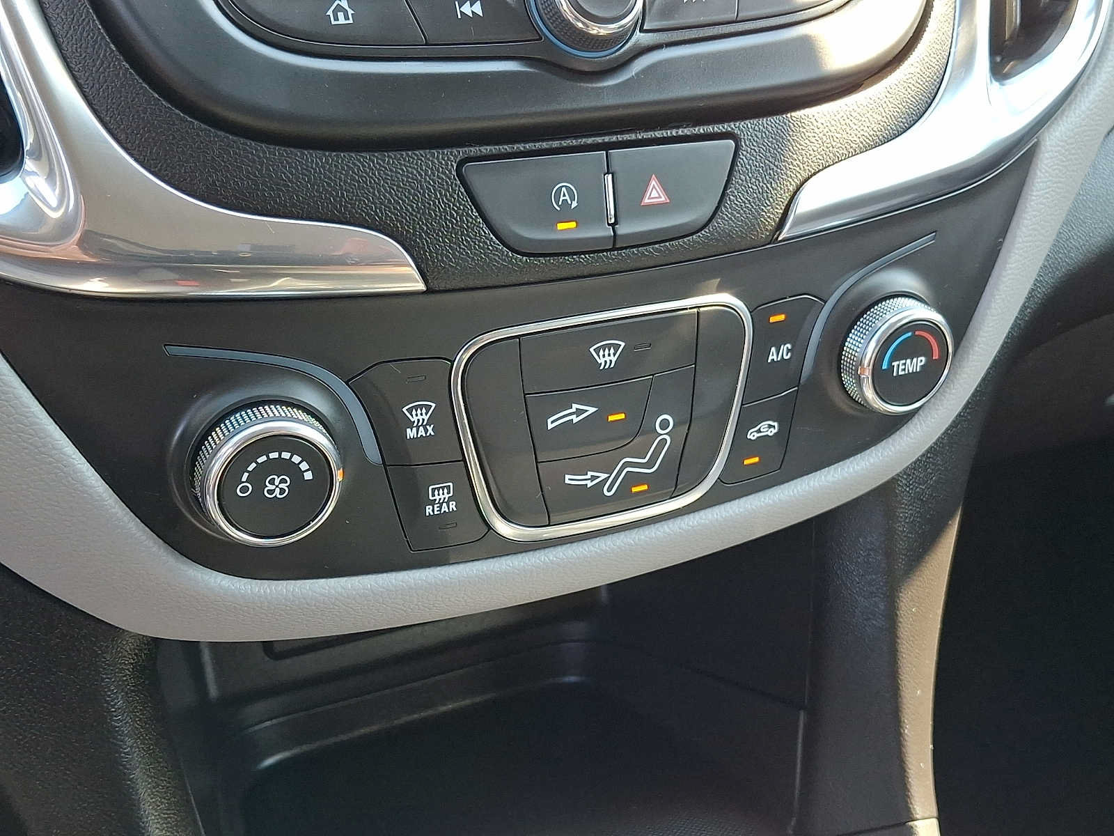 Used 2024 Chevrolet Equinox LS FWD image 15