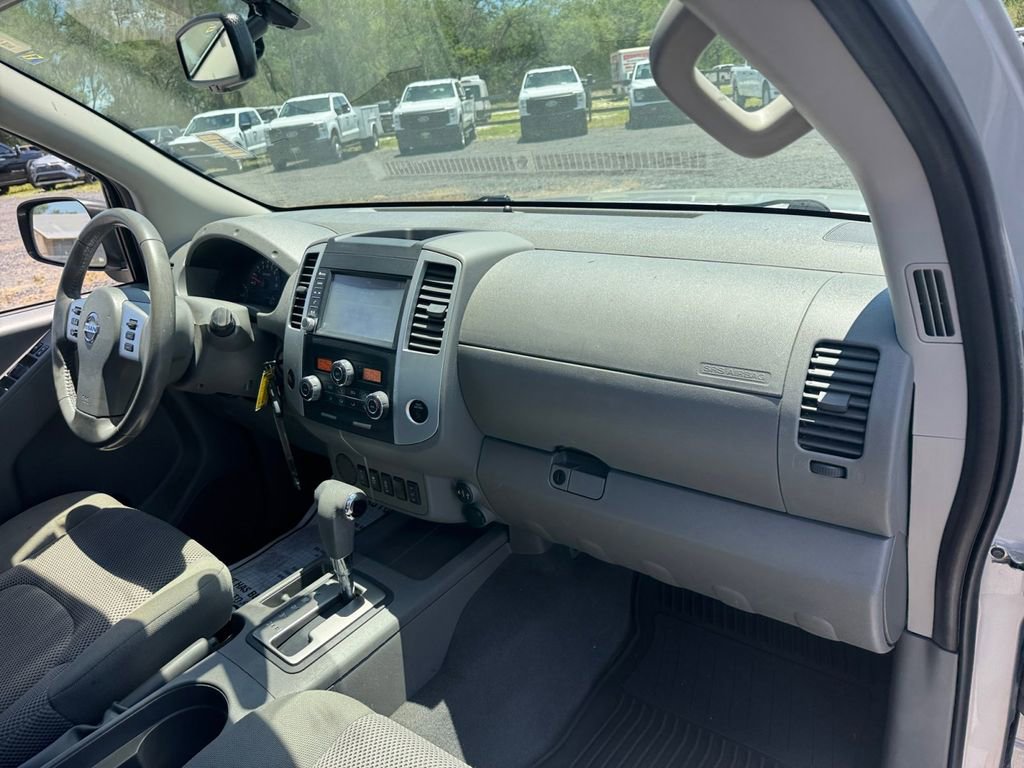 Used 2019 Nissan Frontier SV w/ Value Truck Package RWD image 16