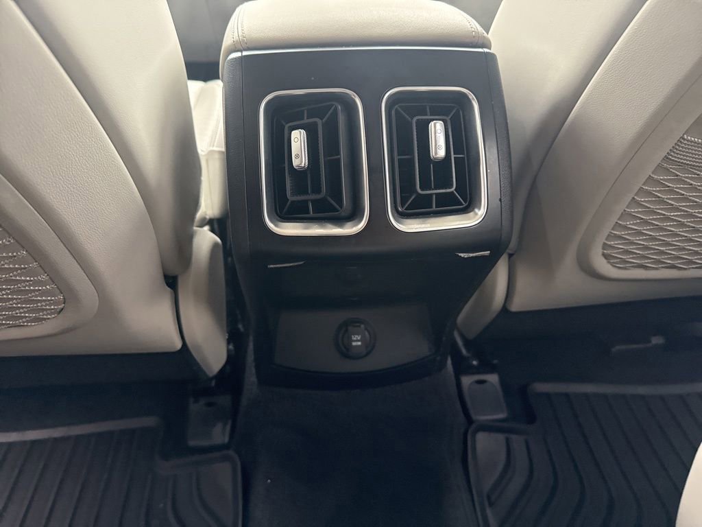 Used 2024 Kia Sorento S w/ Panoramic Sunroof Package image 28