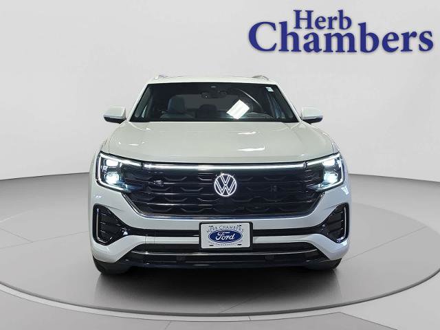 Used 2024 Volkswagen Atlas Cross Sport SEL R-Line AWD/4WD image 2