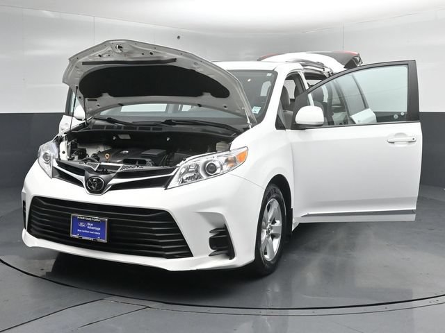 Used 2018 Toyota Sienna LE FWD image 52