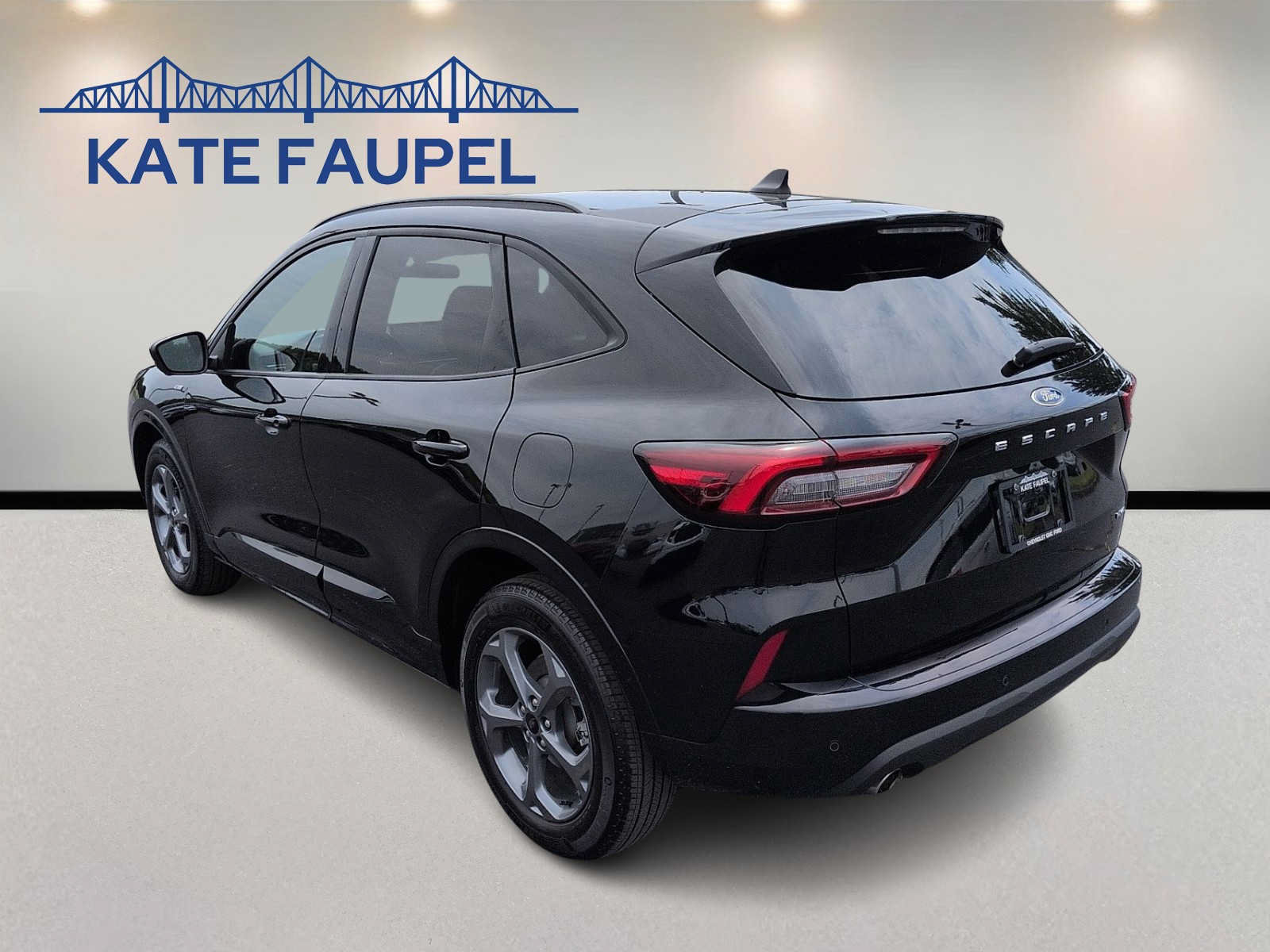 Certified 2023 Ford Escape ST-Line Select w/ Tech Pack #2 AWD/4WD image 5