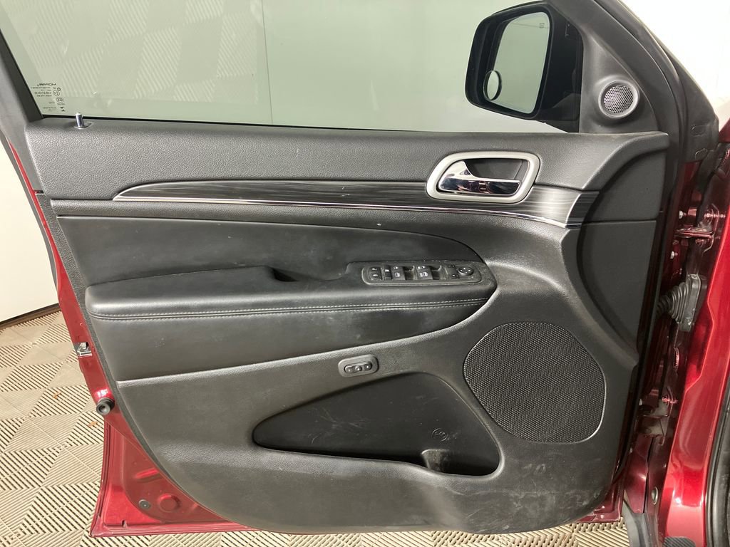 Used 2022 Jeep Grand Cherokee Limited w/ Trailer Tow Group IV image 28