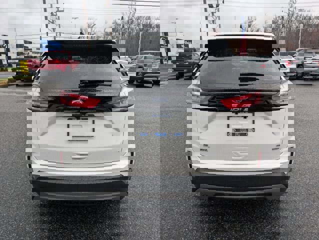 Certified 2022 Ford Edge SEL w/ Convenience Package AWD/4WD image 4