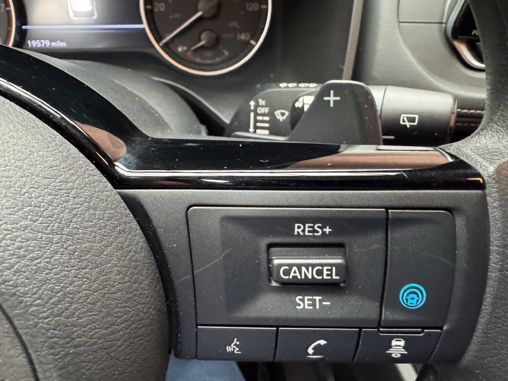 Used 2023 Nissan Rogue SV AWD/4WD image 15