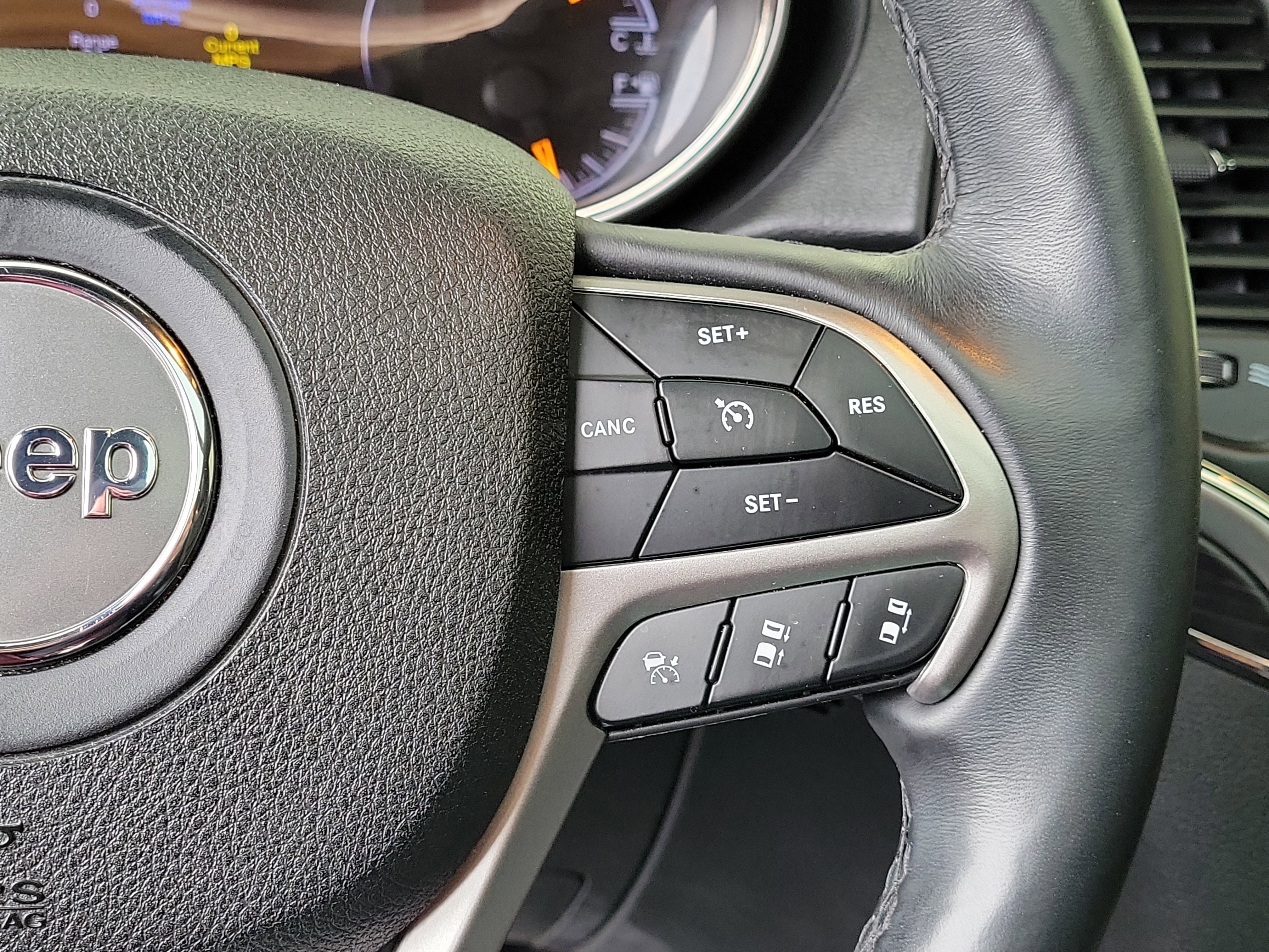 Used 2018 Jeep Grand Cherokee High Altitude image 25