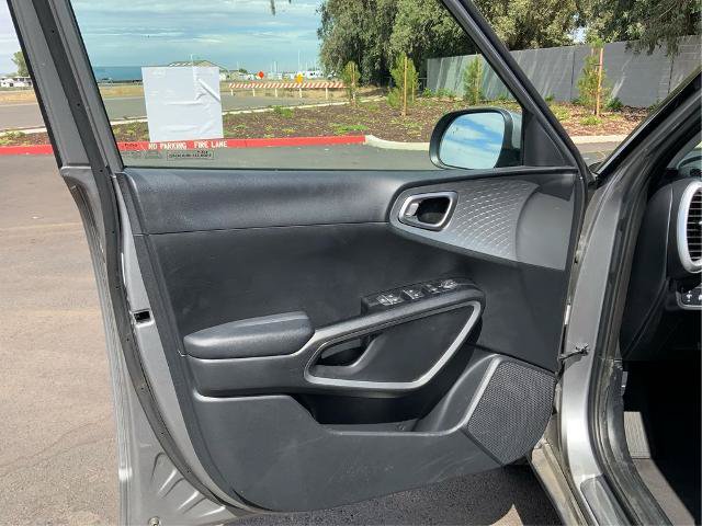 Used 2023 Kia Soul LX w/ Option Group 015 FWD image 21