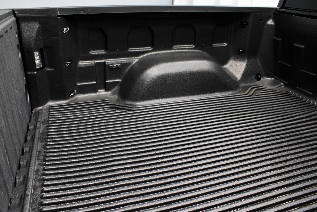 Used 2022 Chevrolet Silverado 1500 LT AWD/4WD image 15