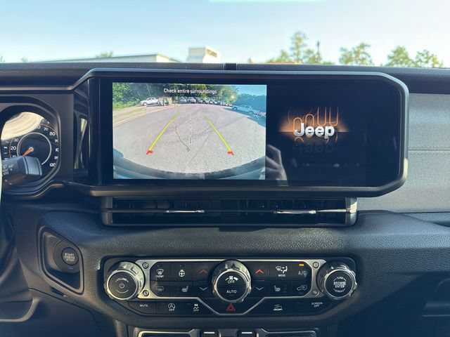 Used 2024 Jeep Wrangler Unlimited Sport AWD/4WD image 18