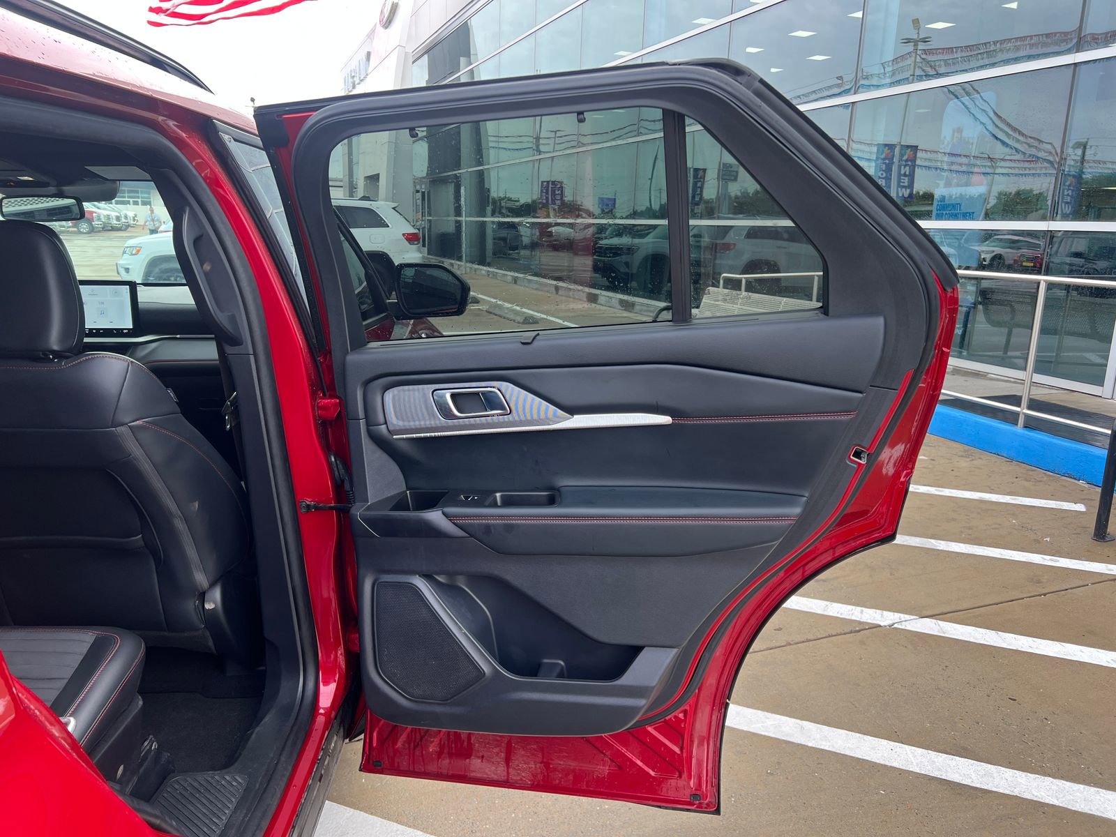 Certified 2025 Ford Explorer ST-Line w/ Premium Package RWD image 15