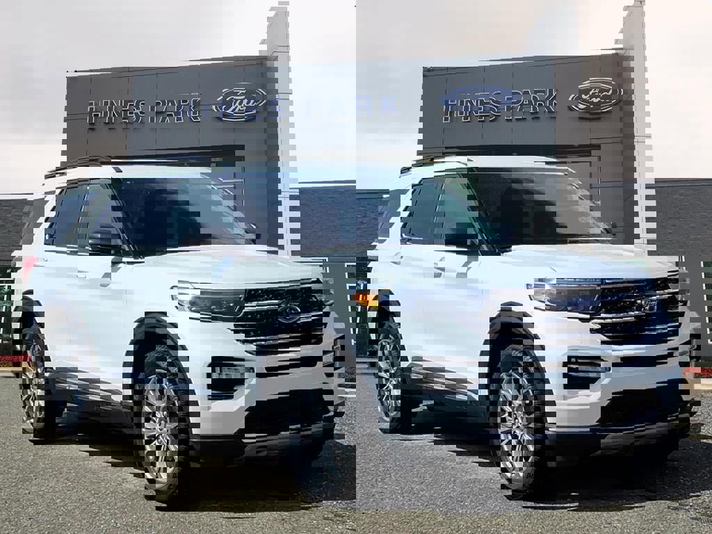 Certified 2023 Ford Explorer XLT w/ Equipment Group 202A image 7