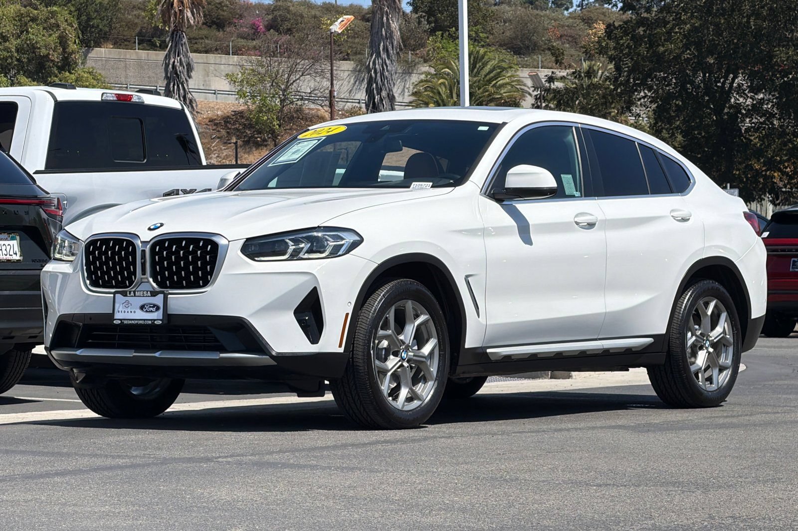 Used 2024 BMW X4 xDrive30i w/ Premium Package AWD/4WD image 7