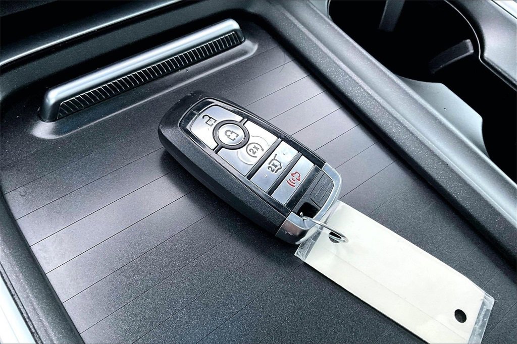 Certified 2025 Ford Expedition Active image 12