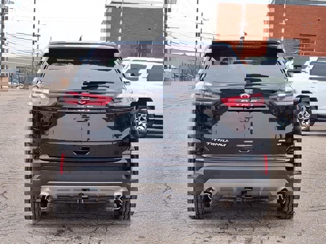 Certified 2024 Ford Edge Titanium w/ Class II Trailer Tow Package image 2