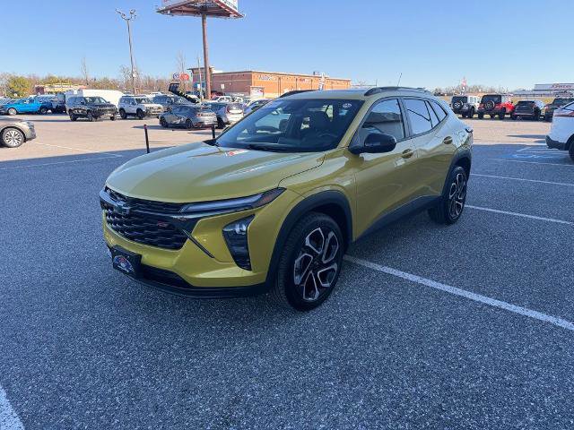 Used 2024 Chevrolet Trax RS w/ Sunroof Package image 4