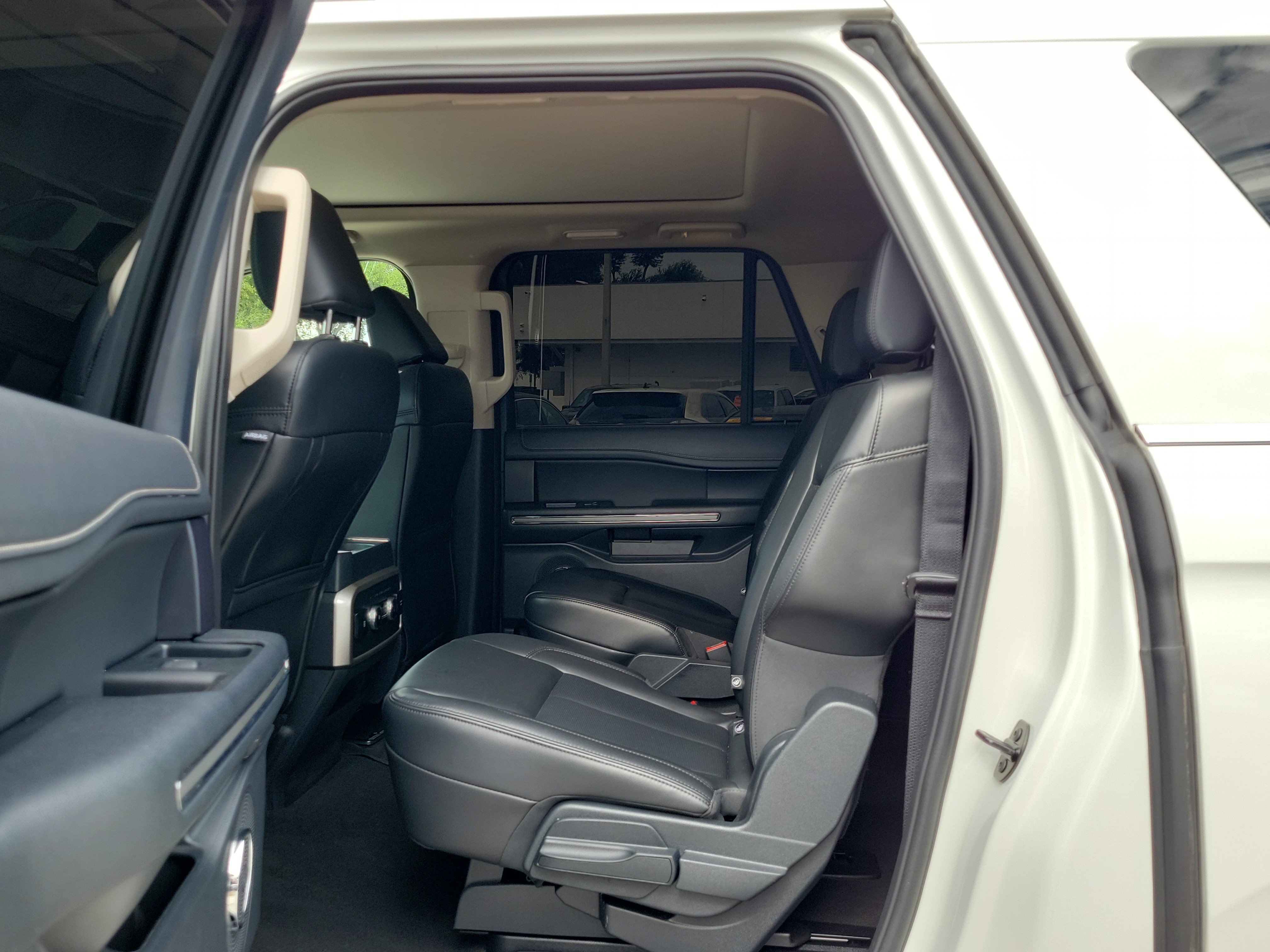 Certified 2024 Ford Expedition Max XLT RWD image 13