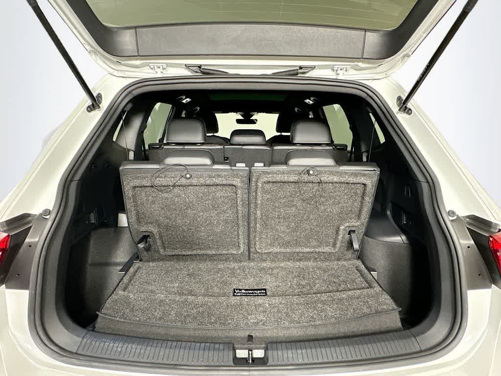 Used 2023 Volkswagen Tiguan SE R-Line FWD image 21