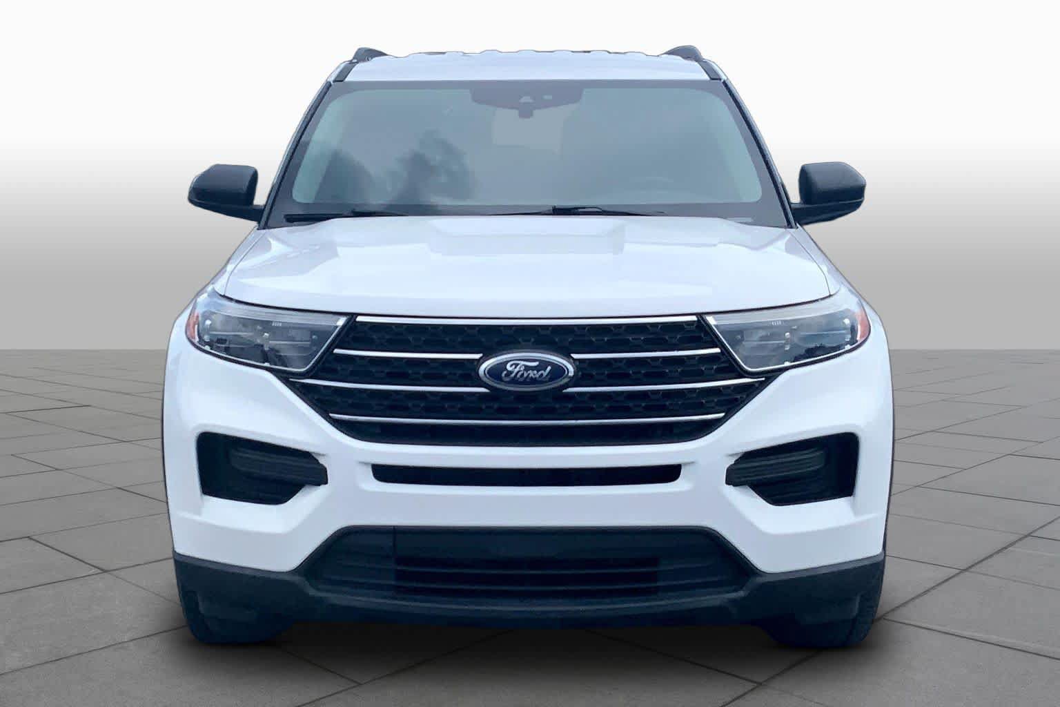 Certified 2022 Ford Explorer XLT RWD image 4