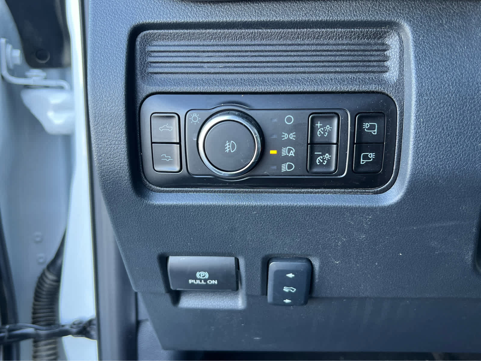 Certified 2025 Ford F350 Platinum image 31