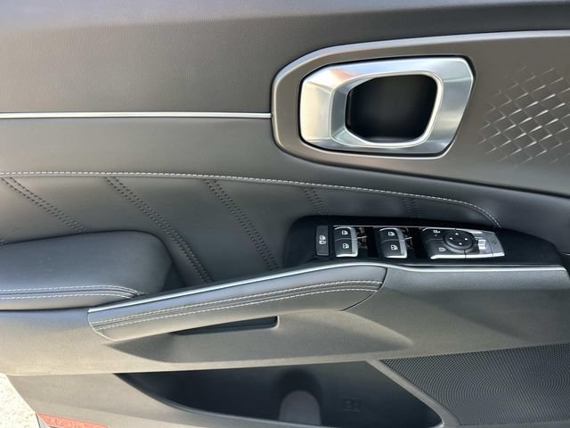 Used 2025 Kia Sorento SX FWD image 34