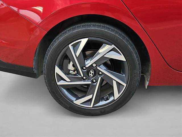 Used 2025 Hyundai Elantra Sport FWD image 18