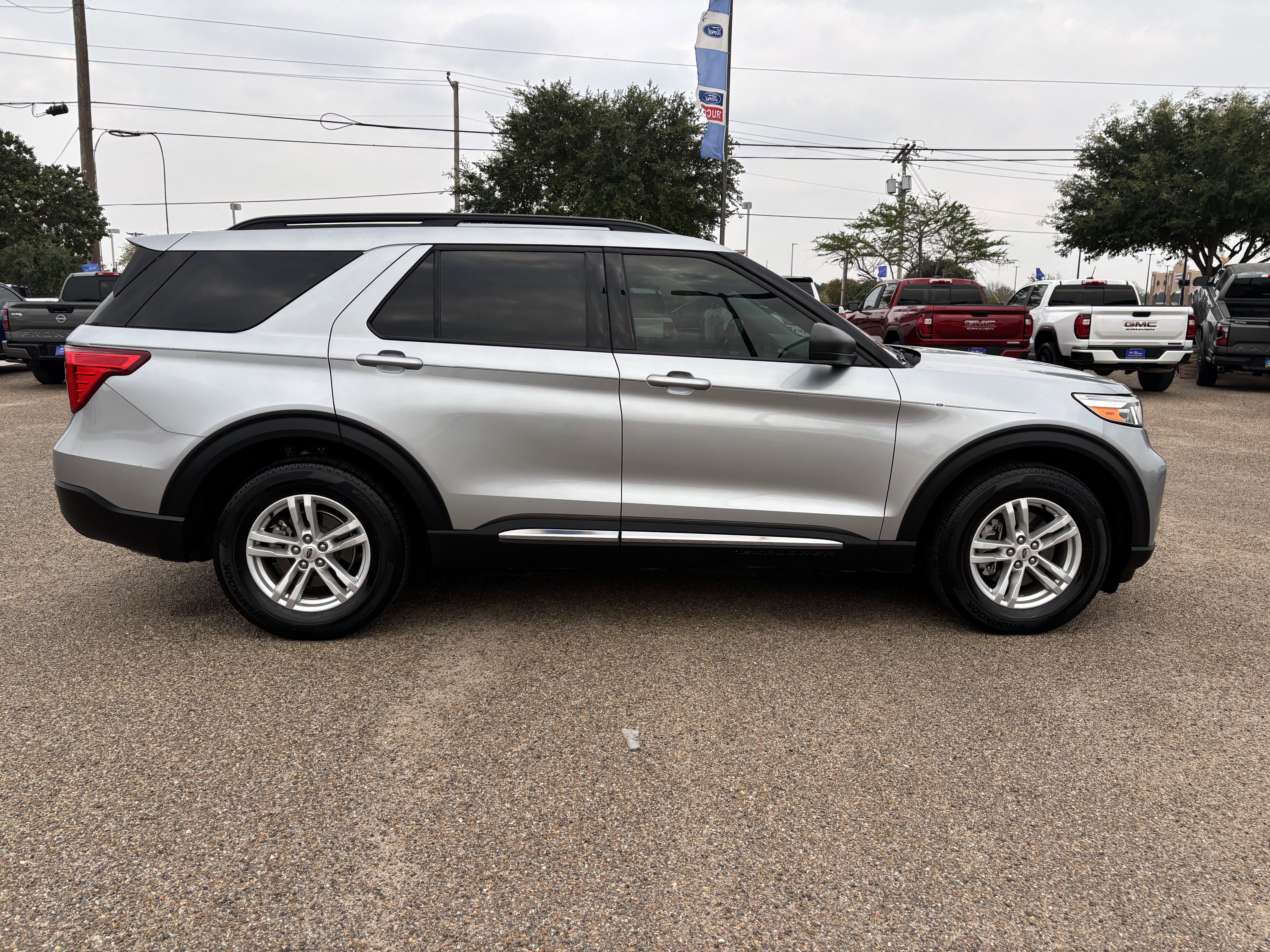 Certified 2023 Ford Explorer XLT image 5