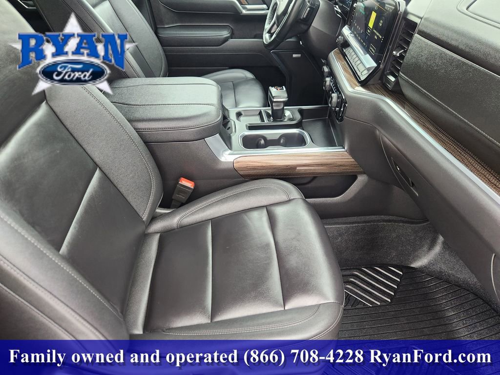 Used 2025 Chevrolet Silverado 1500 LT Trail Boss w/ Convenience Package II image 10