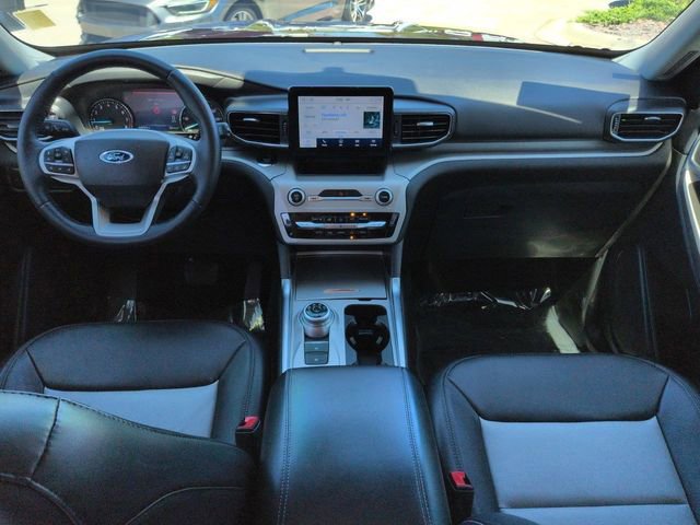 Certified 2022 Ford Explorer XLT w/ Equipment Group 202A image 15