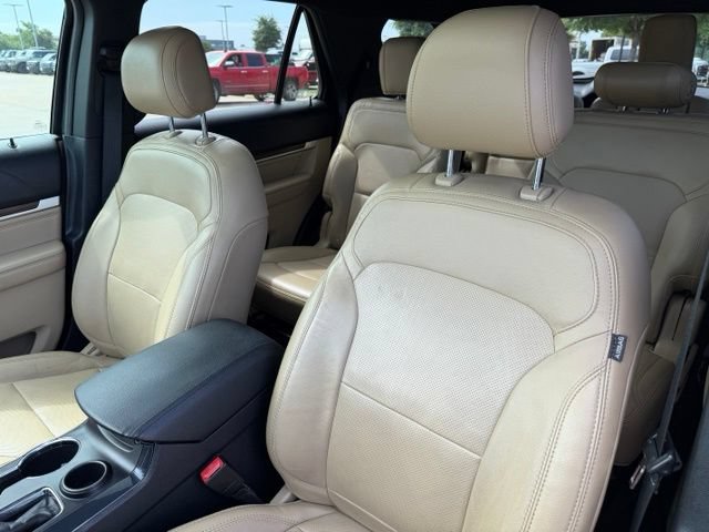 Certified 2017 Ford Explorer Limited w/ Equipment Group 301A FWD image 12