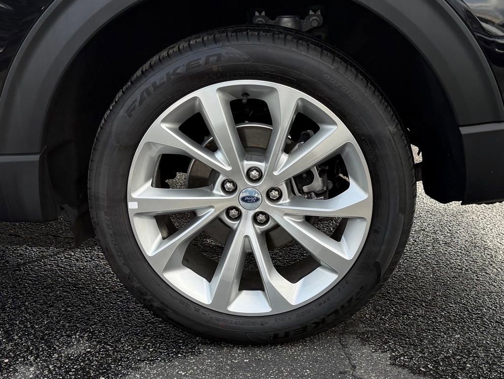 Certified 2023 Ford Explorer Platinum w/ Technology Package image 6