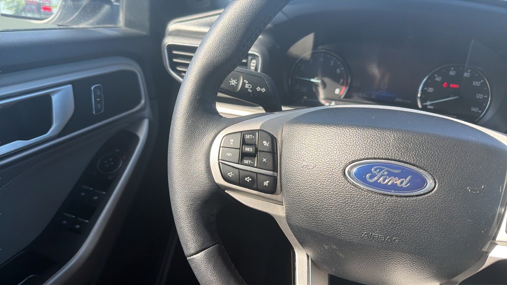 Certified 2024 Ford Explorer XLT w/ Equipment Group 202A AWD/4WD image 23