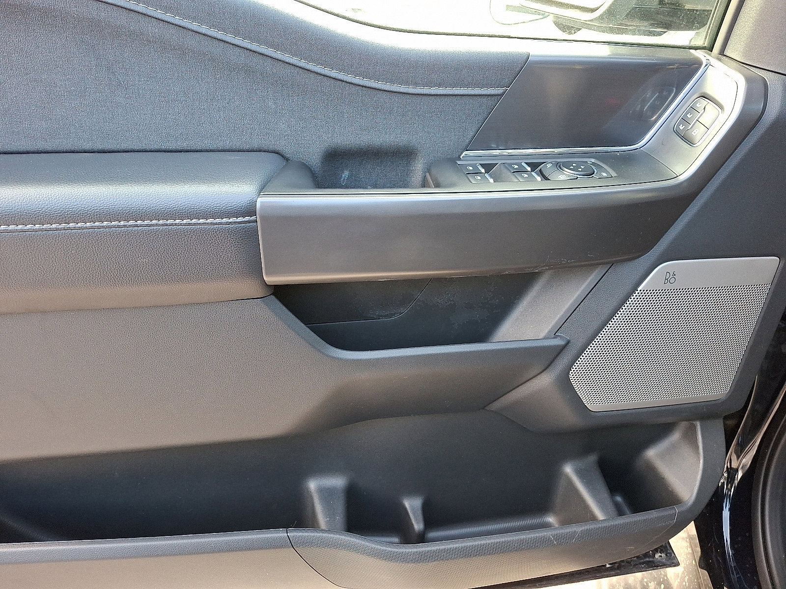 Certified 2025 Ford F150 Lariat w/ Equipment Group 501A Mid image 13