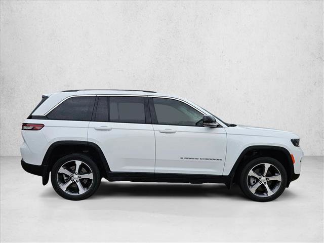 Used 2022 Jeep Grand Cherokee Limited 4xe w/ Luxury Tech Group II AWD/4WD image 4
