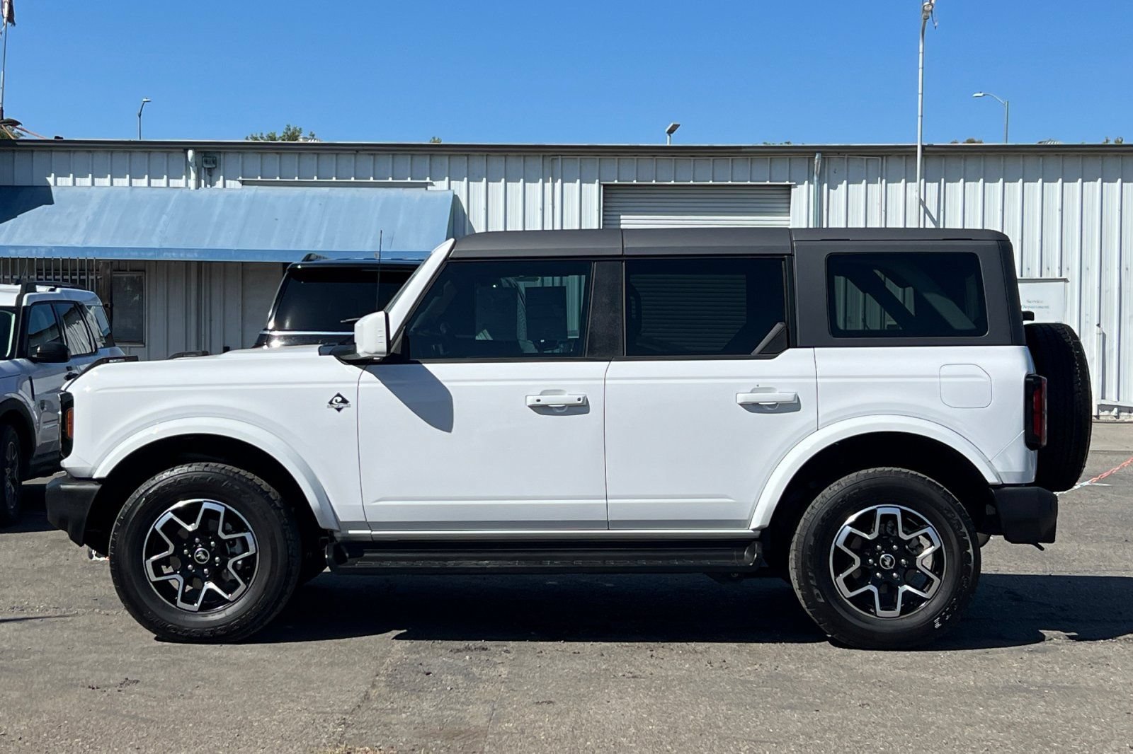 Certified 2025 Ford Bronco Outer Banks AWD/4WD image 7