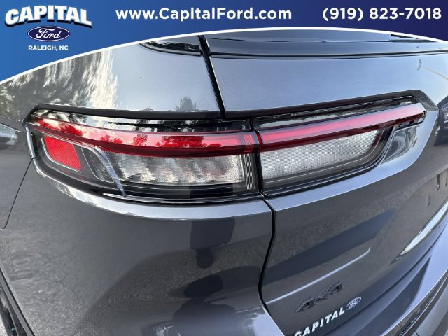 Used 2025 Jeep Grand Cherokee L Limited w/ Black Appearance Package AWD/4WD image 15