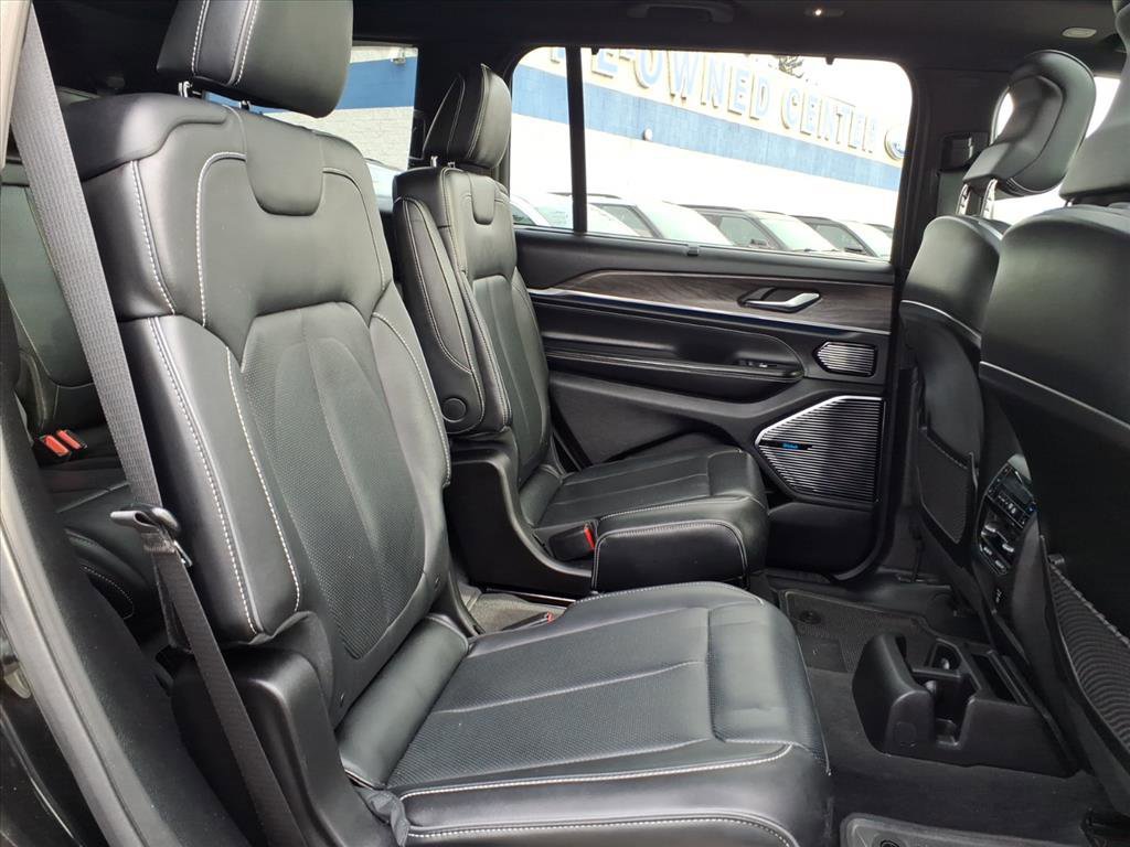 Used 2021 Jeep Grand Cherokee L Overland w/ Luxury Tech Group IV image 15