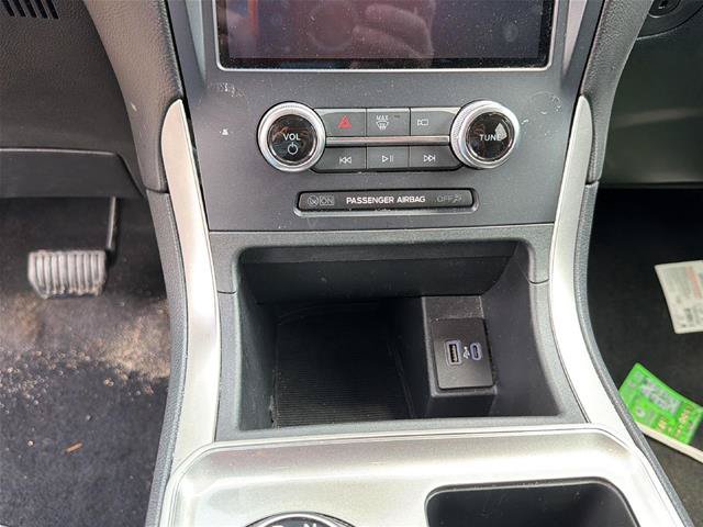 Certified 2024 Ford Edge SEL AWD/4WD image 12