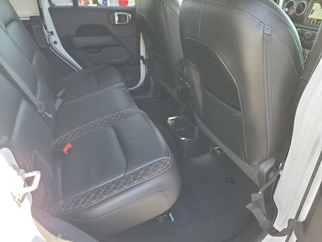 Used 2023 Jeep Wrangler Unlimited Sahara AWD/4WD image 16
