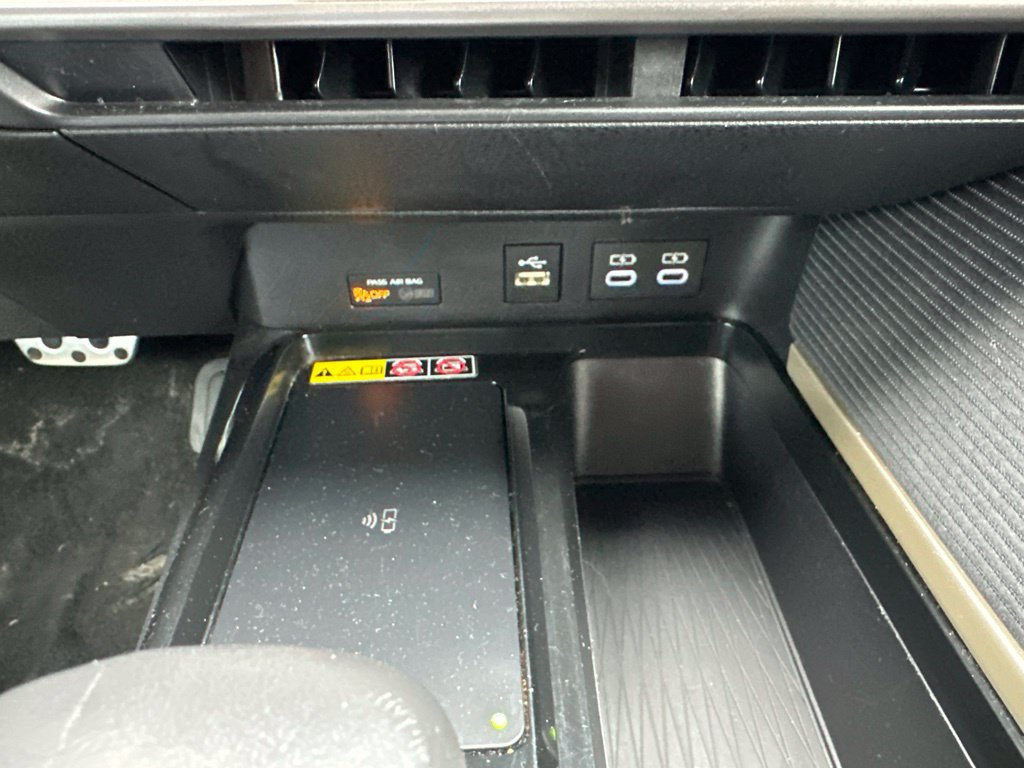 Used 2025 Toyota Camry SE FWD image 44