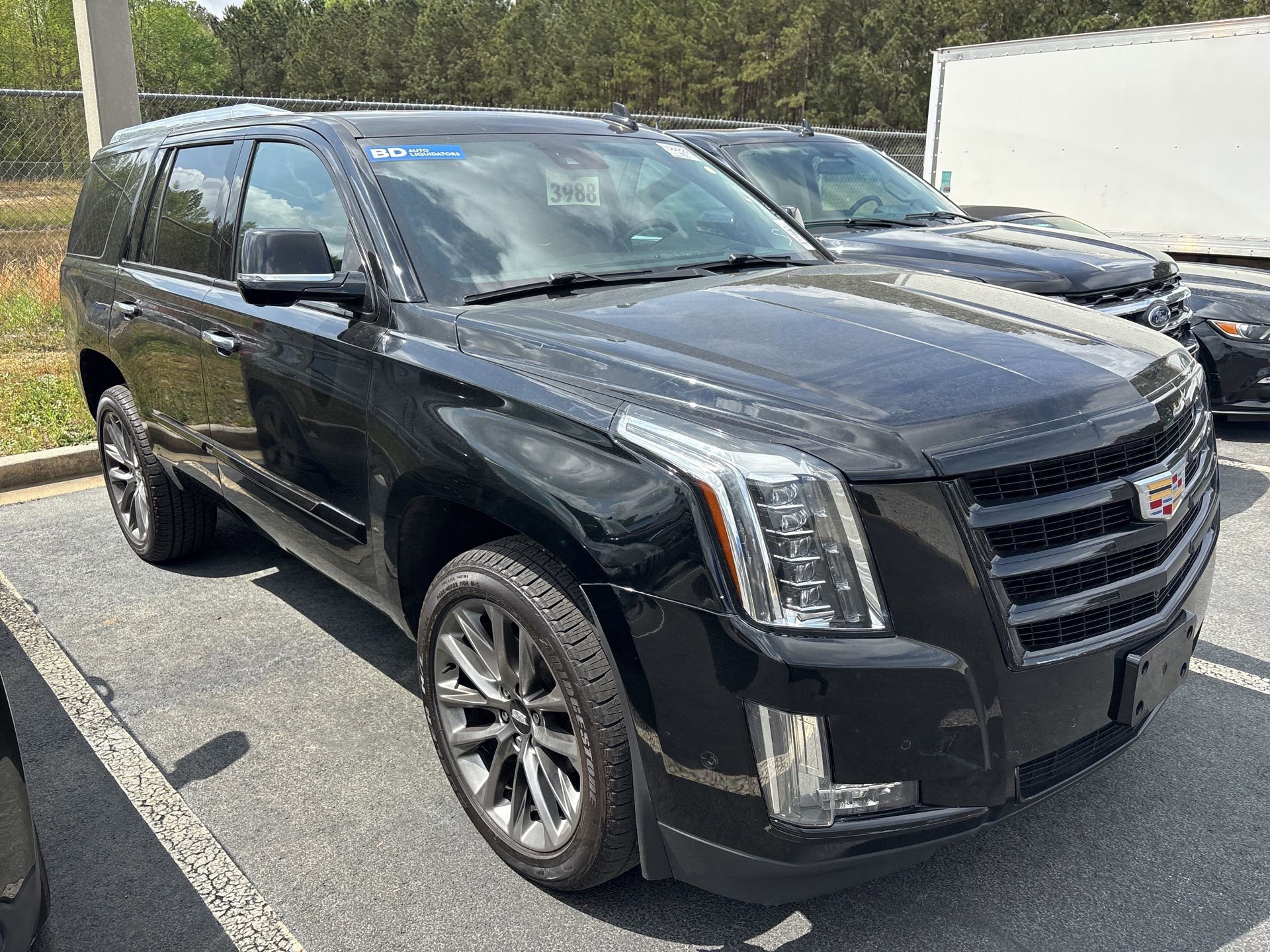 Used 2020 Cadillac Escalade Luxury w/ Escalade Sport Edition image 2
