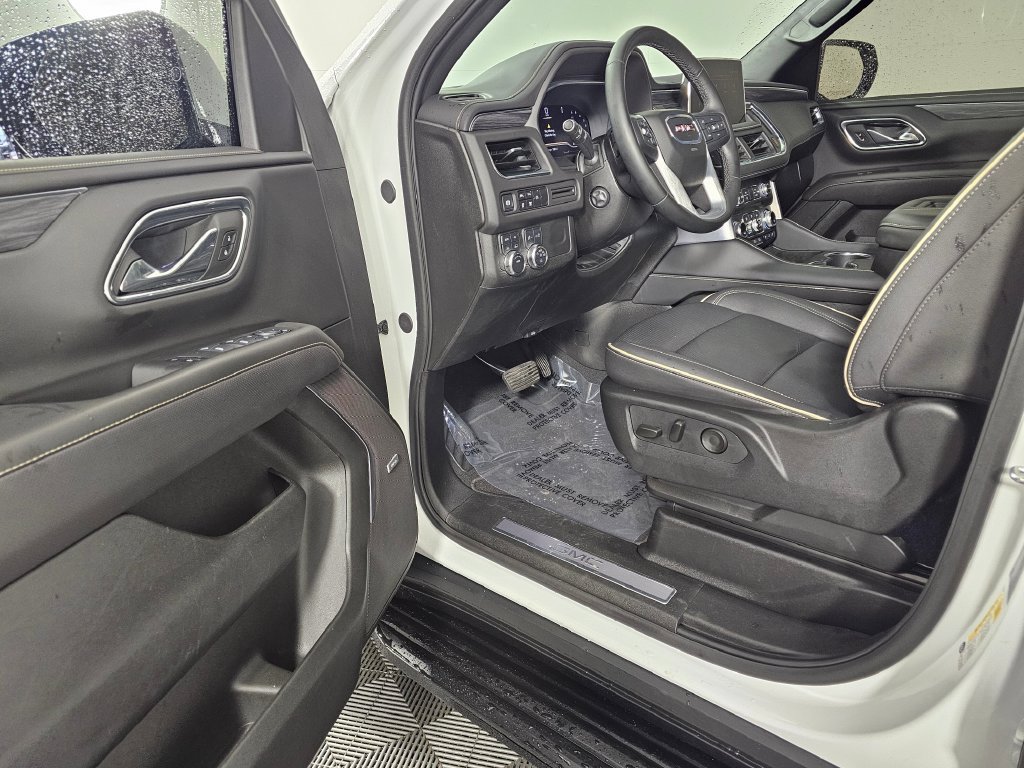 Used 2024 GMC Yukon XL SLT w/ SLT Luxury Package AWD/4WD image 23
