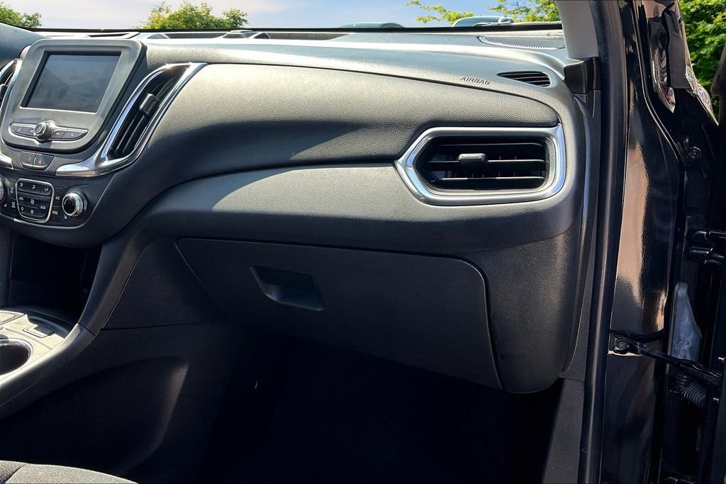Used 2023 Chevrolet Equinox LT w/ Driver Convenience Package image 17