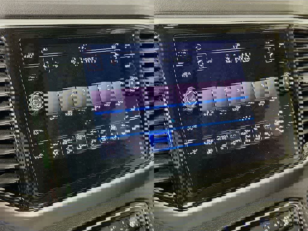 Used 2022 Volkswagen Atlas SEL Premium image 21