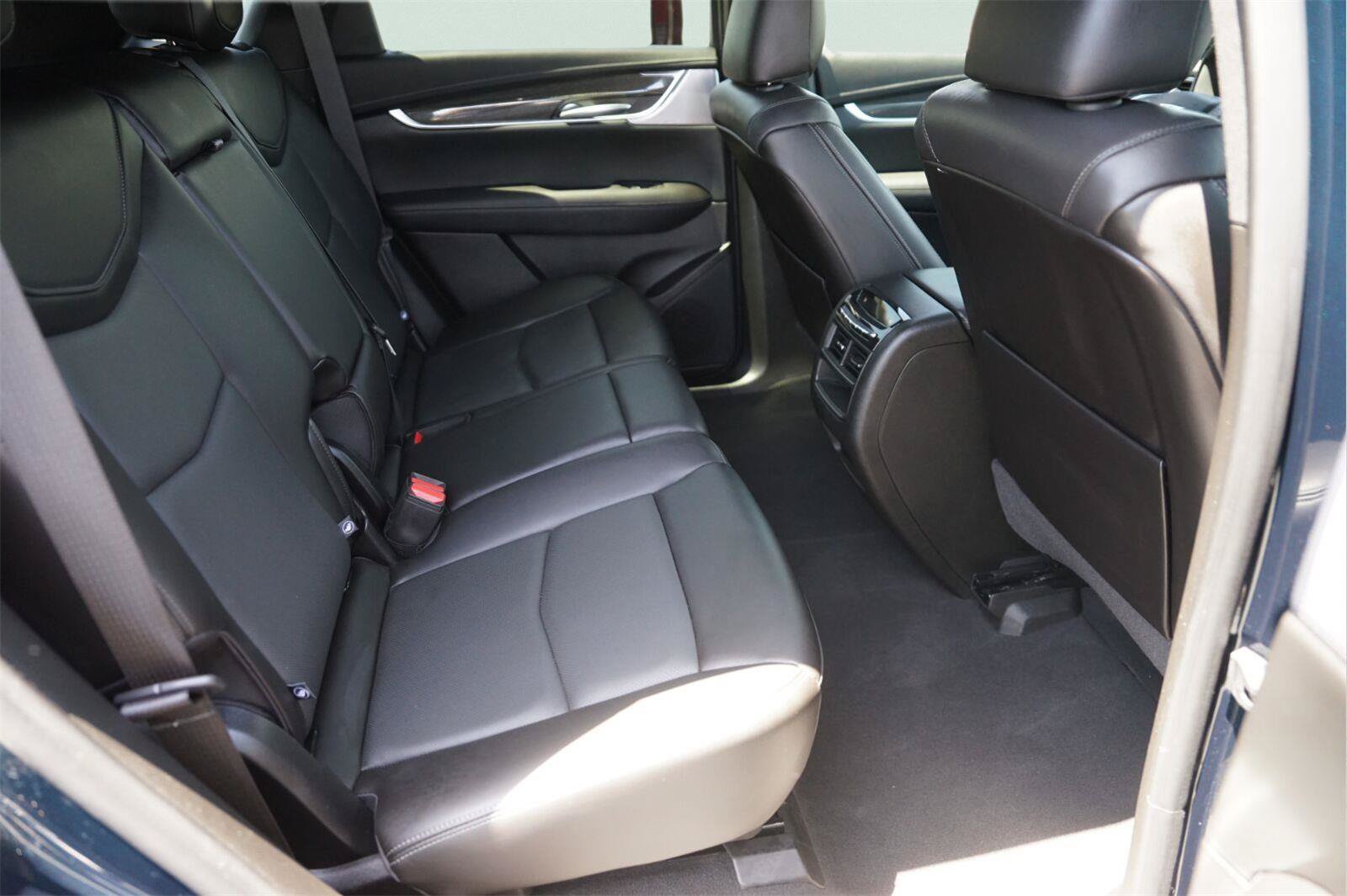 Used 2025 Cadillac XT5 Sportv w/ Technology Package AWD/4WD image 16