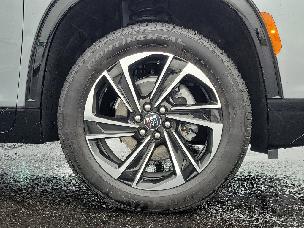 Used 2025 Buick Enclave Sport Touring w/ LPO, All-Weather Package FWD image 10