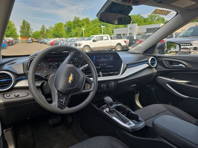 Used 2024 Chevrolet Trax LS w/ Driver Confidence Package FWD image 19