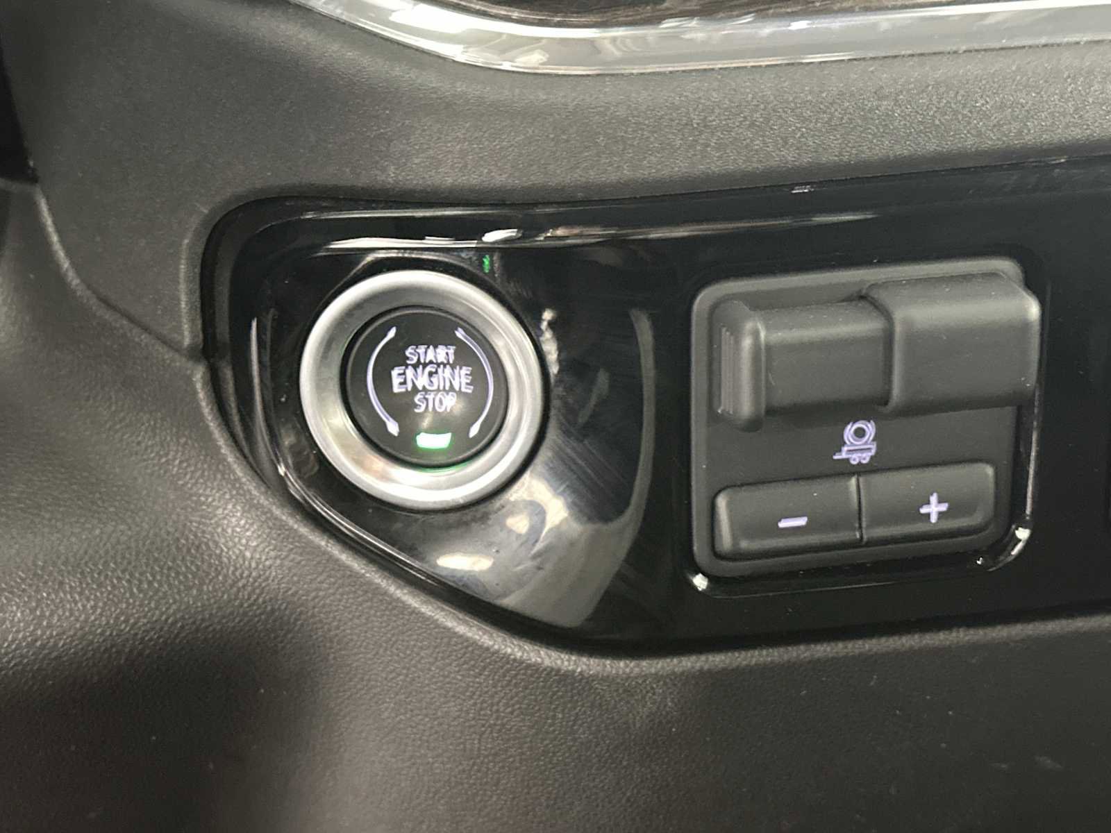 Used 2025 Chevrolet Silverado 1500 LT image 33